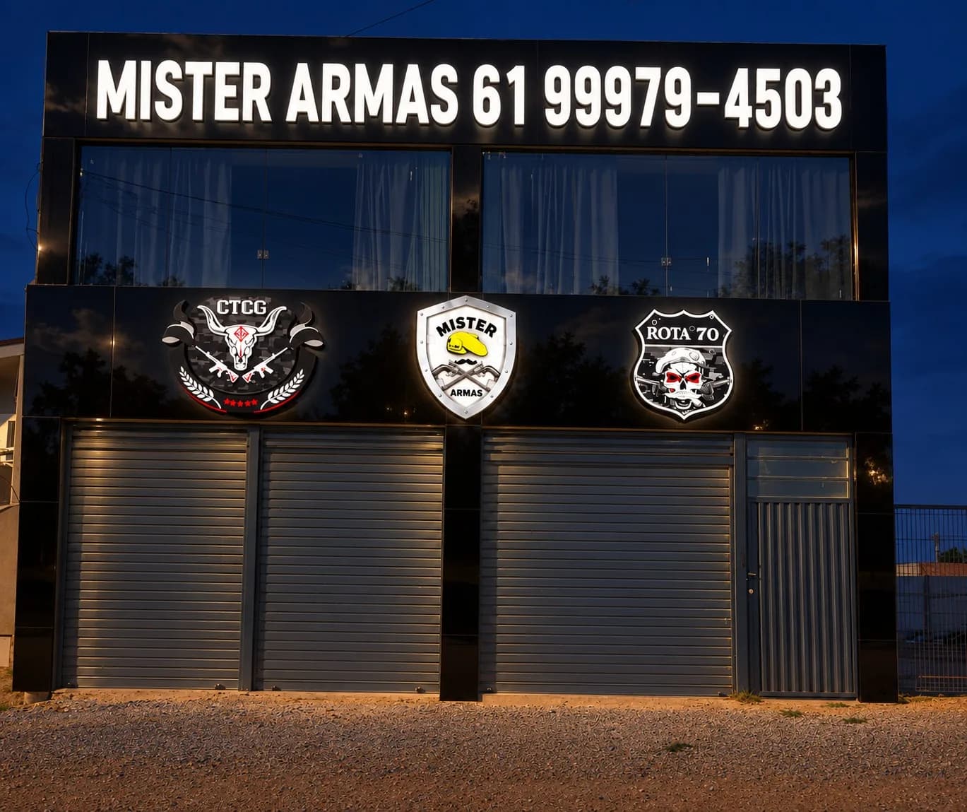 Fachada com as marcas CTCG, Mister Armas e Rota 70